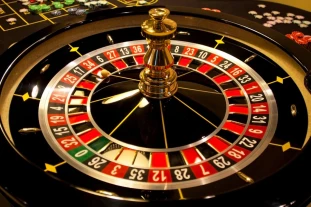 ¿Cómo calcular dónde caerá la bola en la ruleta?