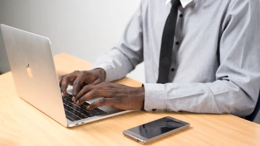 Cómo las plataformas de entretenimiento digital utilizan barreras de entrada bajas para ofrecer mejores servicios